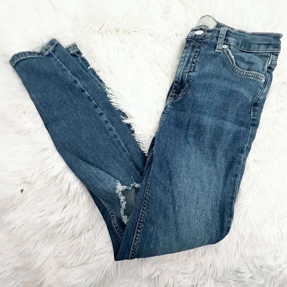 FREE PEOPLE | Denim Skinny Jeans Stretch Distressed Torn Knees | Size 29 / 8 - Picture 2 of 6